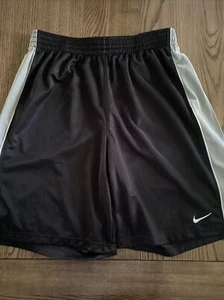 NIKE BASKETBALL Shorts VINTAGE XL/TG Black & Silver Pockets Polyester Hoop Gear - Picture 1 of 6