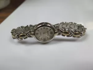 Detalles Reloj Damas Tono Plateado Dorado - Piezas No Funciona Reparación Tal cual - Imagen 1 de 12