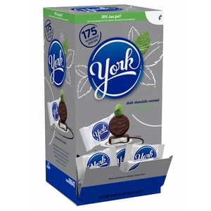 York Peppermint Patties 175 Count Individually Wrapped Mint Chocolate Candy - Picture 1 of 4