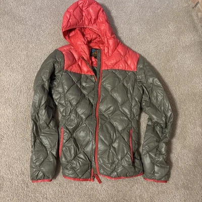 Jaqueta feminina Eddie Bauer média EB550 com capuz cinza/vermelho - Imagem 1 de 4