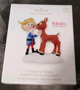 2008 Hallmark Magic Ornament Rudolph la renna dal naso rosso un paio di disadattati - Foto 1 di 4