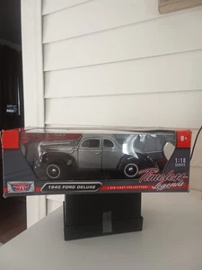 1:18 Motormax 1940 Ford Deluxe Coupe - Silver/Black - Picture 1 of 2