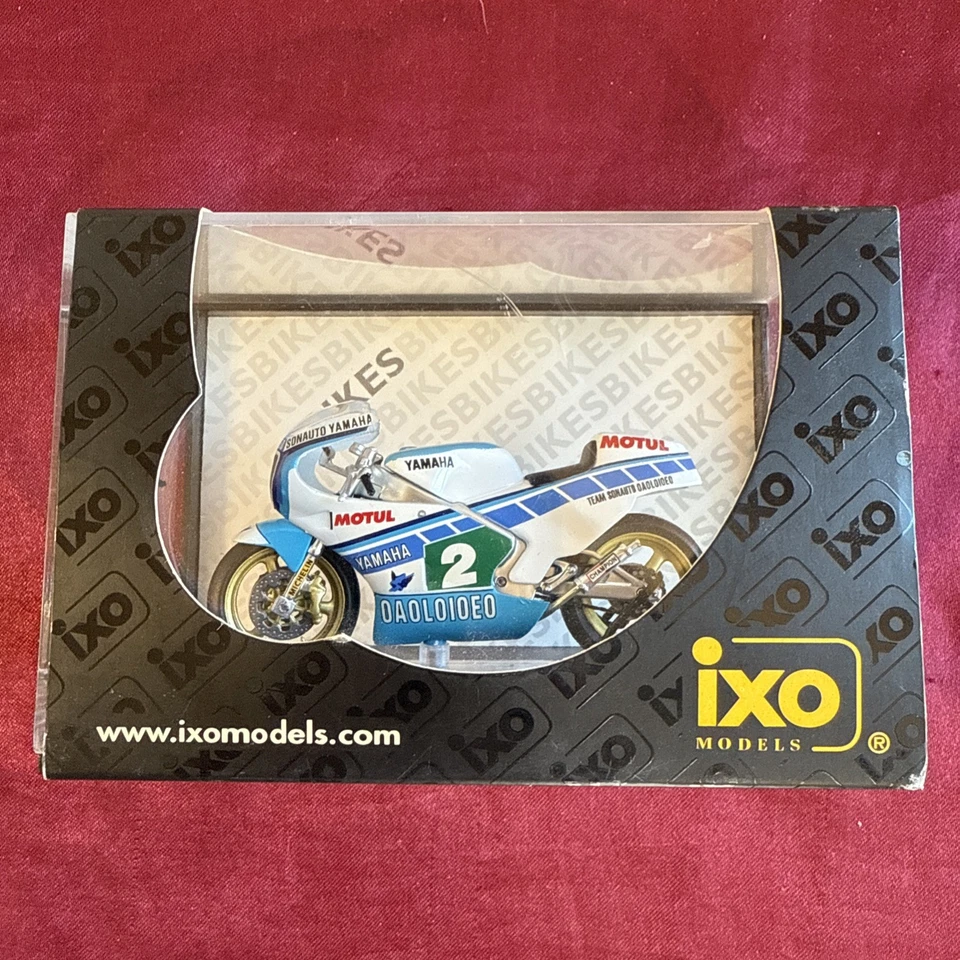 IXO Yamaha TZ 250L Christian Sarron 1984 y motocicleta de carreras diecast escala 1:2 Foto 1 de 4