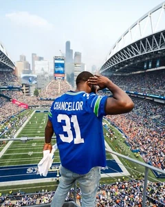 Foto de fútbol americano de la NFL Kam Chancellor at the Stadium Seattle Seahawks 8x10 - Imagen 1 de 1