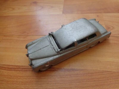 DANBURY MINT 1/43 CLASSIC 1968 ROLLS ROYCE PHANTOM VI PEWTER MODEL CAR - Image 1 of 2