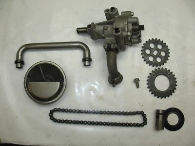 1982 HONDA VF750C VF 750 V45 MAGNA OIL PUMP + STRAINER SCREW + DRIVE CHAIN - Image 1 of 4