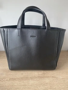 handbags - Picture 1 of 3