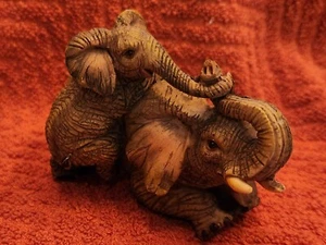 MOM & BABY ELEPHANT Resin Figurine UNBRANDED Excellent VINTAGE Condition! - Picture 1 of 12