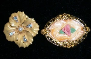 Porcelain Flower Design Goldtone Peach-Colored Enamel & Porcelain Rose Brooches - Picture 1 of 5
