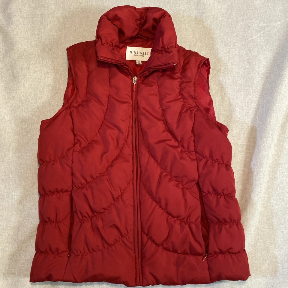 Chaleco acolchado de plumas Nine West para mujer talla M rojo bolsillos de senderismo Foto 1 de 4