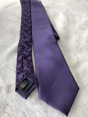 Corbata Michael Kors para hombre púrpura 100 % seda monograma  Foto 1 de 3