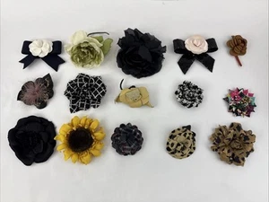 Lotto di 15 spille vintage in tessuto, pelle fiore floreale, Eve Reid, Eco - Foto 1 di 16