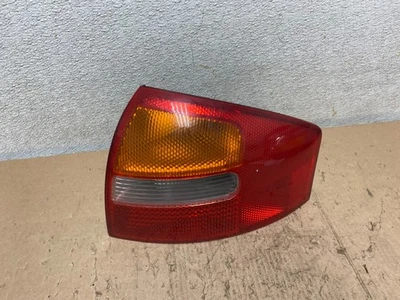 Audi A6 2002 2003 2004 sedán OEM pasajero derecho luz trasera lateral derecha OEM S5200 DG Foto 1 de 4