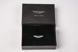 ASTON MARTIN KRAWATTENNADEL, GESCHENK, ANTHONY HOLT 925 STERLINGSILBER EMAILLIERT JB 007 - Bild 1 von 2