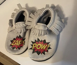freshly picked moccasins size 5 Comic Book Print Zap Pow ! Polkadot Boys - Picture 1 of 4