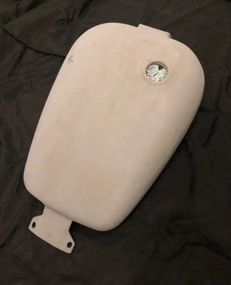 Tanque de gasolina Harley Davidson FXR personalizado Foto 1 de 4