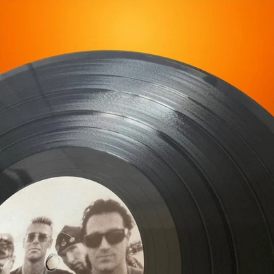 U2 - 18 Singles - 2LP Vinyl Album 2006 Compilation NM Vinyl Island + Booklet - Image 1 of 4