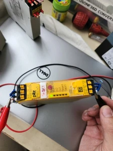 Pilz PNOZ s3 C 751103 Safety Relay Gate Monitor 24VDC - Picture 1 of 4