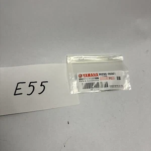 New Genuine Yamaha Woodruff Key 90280-05001-00 (SHIPS FREE!) - Foto 1 di 2
