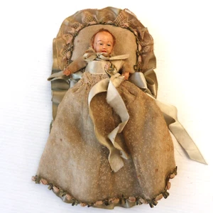 PETITE POUPEE MINIATURE PORTE AIGUILLES 19 cm de long - Picture 1 of 8