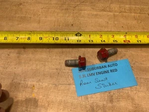 2000-2002 SUBURBAN  REAR SEAT STRIKER BOLTS SET OF 2 - Bild 1 von 9