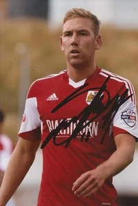 BRISTOL CITY: SCOTT WAGSTAFF SIGNED 6x4 ACTION PHOTO+COA - Picture 1 of 1