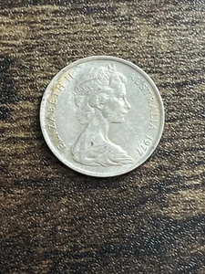 1977 Australia 5 Five Cents Actual Coin TB3425* - Picture 1 of 2