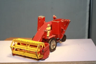 Major Pack #5A Massey Ferguson Combine Lesney Matchbox Made England - Image 1 of 4