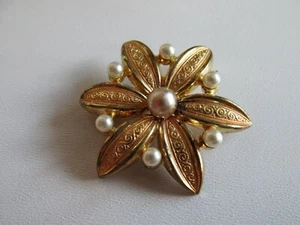 Vintage Czech Costume jewelry Brooch -Flower Pin Pearls 1930s - Picture 1 of 6