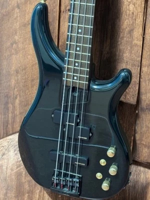 Bajo Fernandes años 90 con estuche Foto 1 de 4