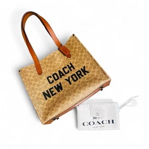 Fast neuwertig Coach Relay Beuteltasche Tasche Coach New York Grafik braun Logo - Bild 1 von 14