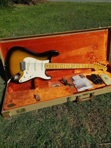 Fender AVRI '57 Stratocaster - 2 Tone Sunburst, made in USA - Picture 1 of 11
