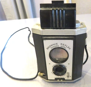 Vintage Kodak Brownie Reflex Syncho Model Camera - Picture 1 of 8