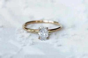 Fede Nuziale 1,50Ct Taglio Ovale VS1/G Diamante Coltivato in Laboratorio Oro Giallo 14K Certificato IGI - Foto 1 di 8