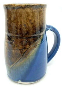 Handgefertigte Keramik Keramik Künstler Studio signiert blau braun Tropf Daumenabdruck Becher 6" - Bild 1 von 8
