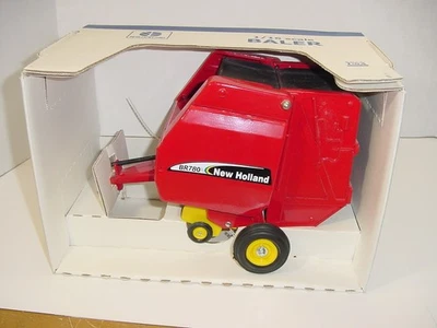 1/16 New Holland BR 780 Round Baler by Scale Models W/Box! - Image 1 of 3