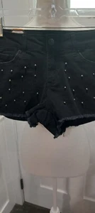 New No Boundaries Women Black Studded Jean Shorts Size 9 Fray - Picture 1 of 7