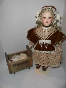Coca Cola Franklin neuwertige Erbstückpuppe ""Sarah"" mit Wiege - Bild 1 von 16