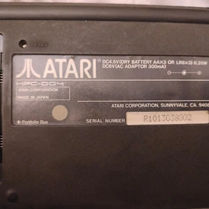 Atari Portfolio, la primera palmtop compatible con PC de la película Terminator 2! - Imagen 1 de 8