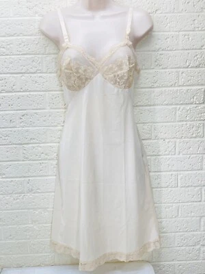 ¡¡De colección!! Años 70 GOSSARD ARTEMIS Talla 32 Promedio Slip de nailon de encaje beige 8115 hecho en EE. UU. • ¡¡En muy buen estado!! Foto 1 de 4