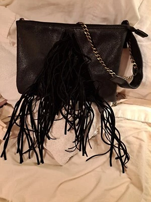 Bolso de Mano Cuero Remachado Negro 12 X 8 Flecos Foto 1 de 4