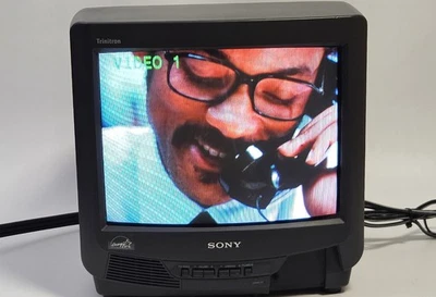 Sony Trinitron KV-13M42 13" TV CRT tela retrô para jogos com entrada composta - Imagem 1 de 4