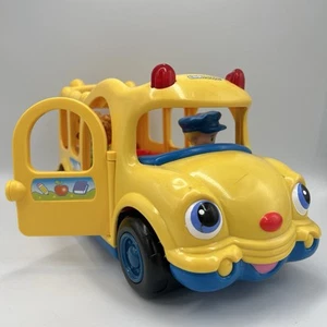 Fisher Price Little People 2002 School Bus Toy Sound Lights Bus Driver - Picture 1 of 4