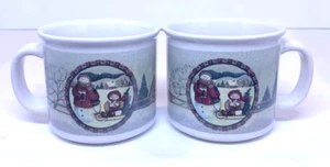 2er Set Vintage Oneida Snowmates Tassen Kaffeetasse Schneemann und rote Scheune Weihnachten - Bild 1 von 11