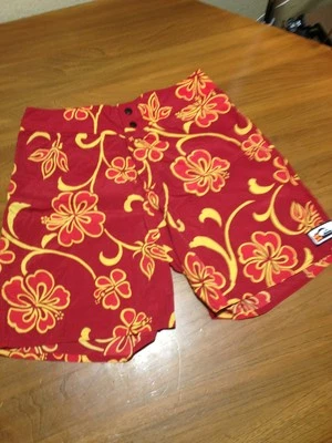 Quiksilver Mens "Floralfling" Boardshorts Red 30 Waist Actual - Imagem 1 de 4