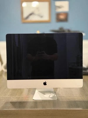 2013 Apple iMac 21.5” 2.9ghz Quad Core Intel i5 w/8gb Ram, NVDIA Graphics & 1TB - Image 1 of 4