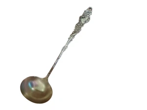 Cucharón de sopa Columbia by Rogers plateado figurativo mango de serpiente marina hecho en 1893 - Imagen 1 de 7