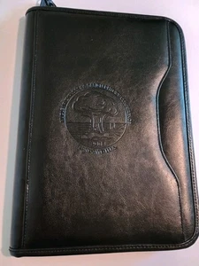 Kernsprengstoffe Design Physik Konferenz Doppelfaltung Padfolio schwarz Gemline 2700 - Bild 1 von 8