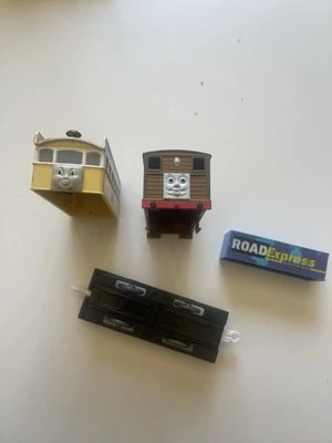 Lot Parts -Tomy Trackmaster  Thomas & Friends, TOBY Flora Misc, NOT WORKING  - Image 1 of 4