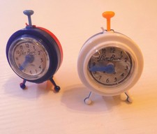 2 GIOCATTOLI MINIATURA VINTAGE ANNI 50 LUSS BERT MILANO OROLOGI SVEGLIA